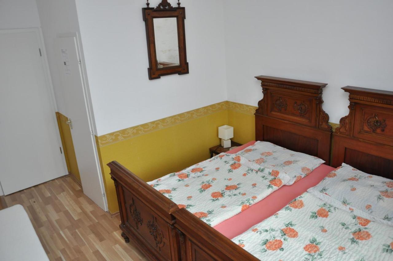 Bed and Breakfast Gloriett Panzio Fertoboz Экстерьер фото