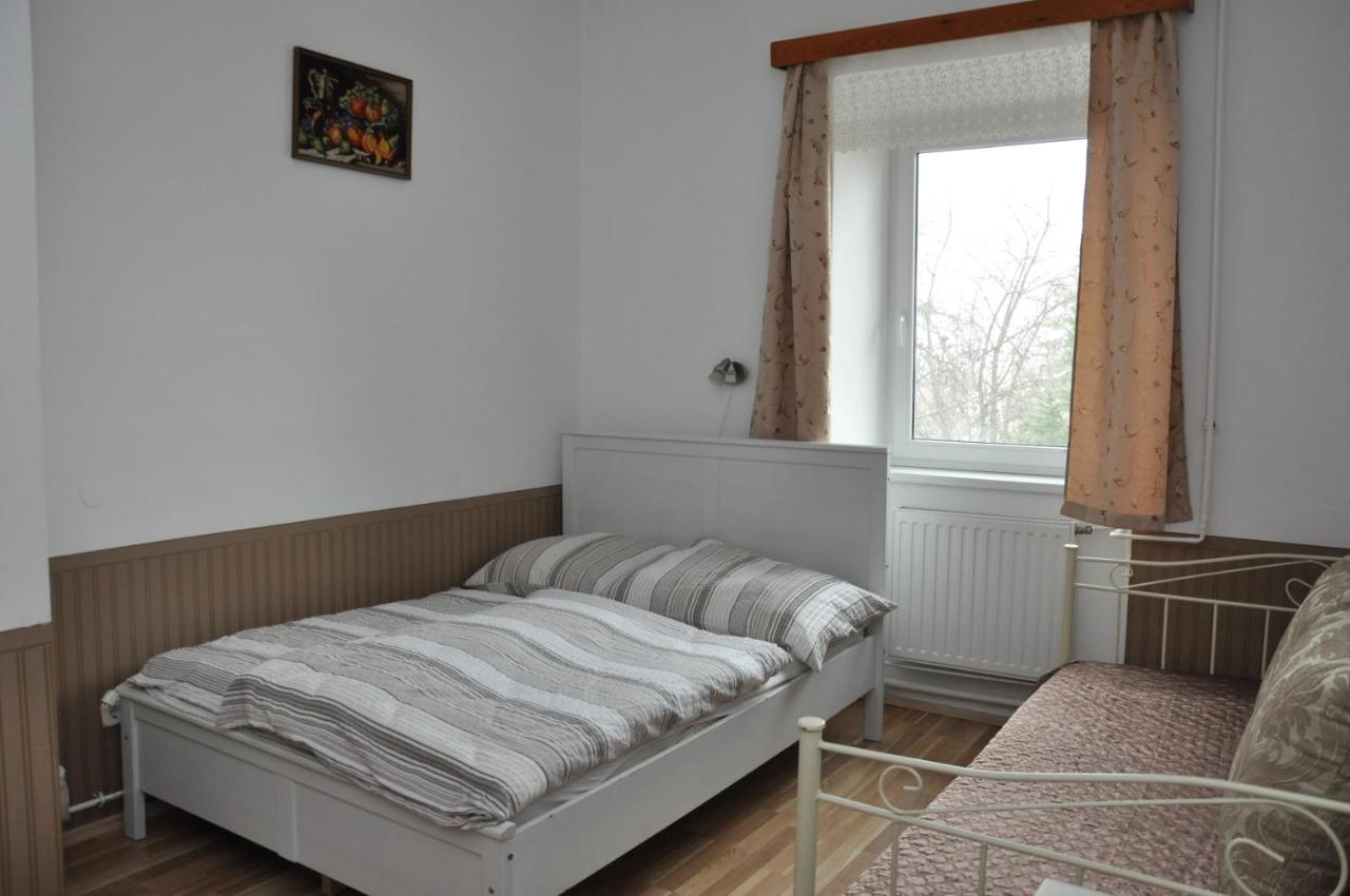 Bed and Breakfast Gloriett Panzio Fertoboz Экстерьер фото