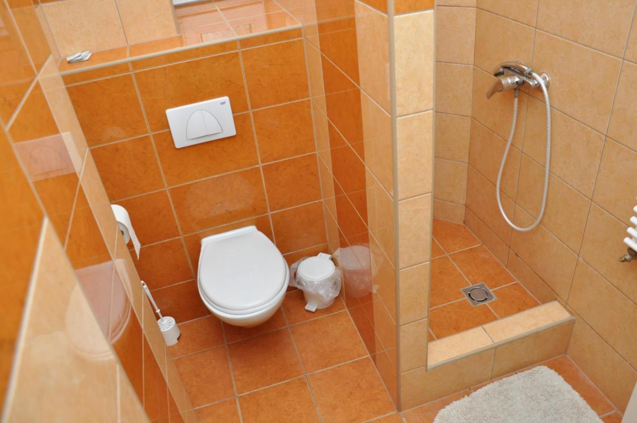 Bed and Breakfast Gloriett Panzio Fertoboz Экстерьер фото