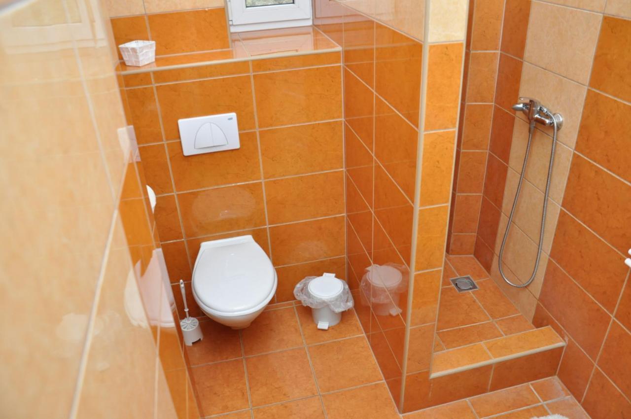 Bed and Breakfast Gloriett Panzio Fertoboz Экстерьер фото