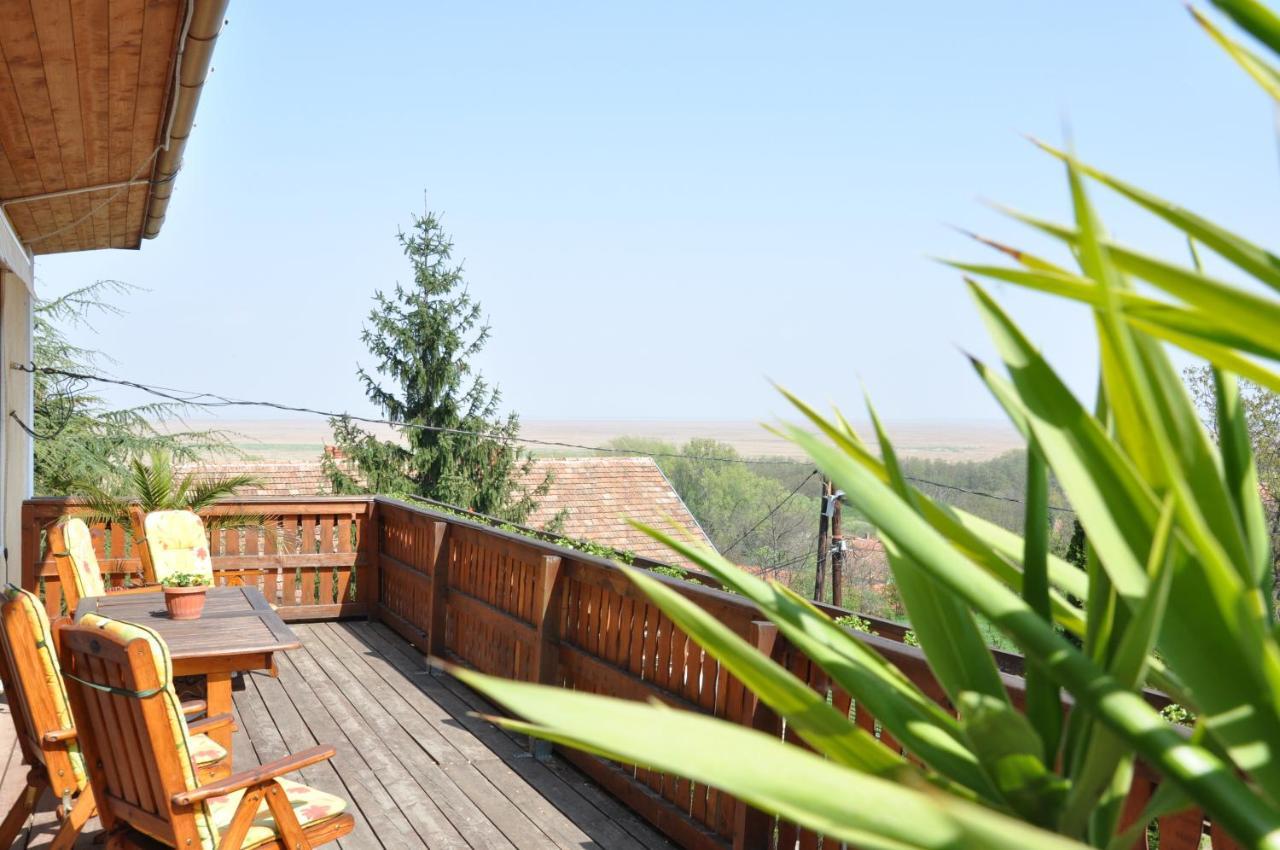 Bed and Breakfast Gloriett Panzio Fertoboz Экстерьер фото