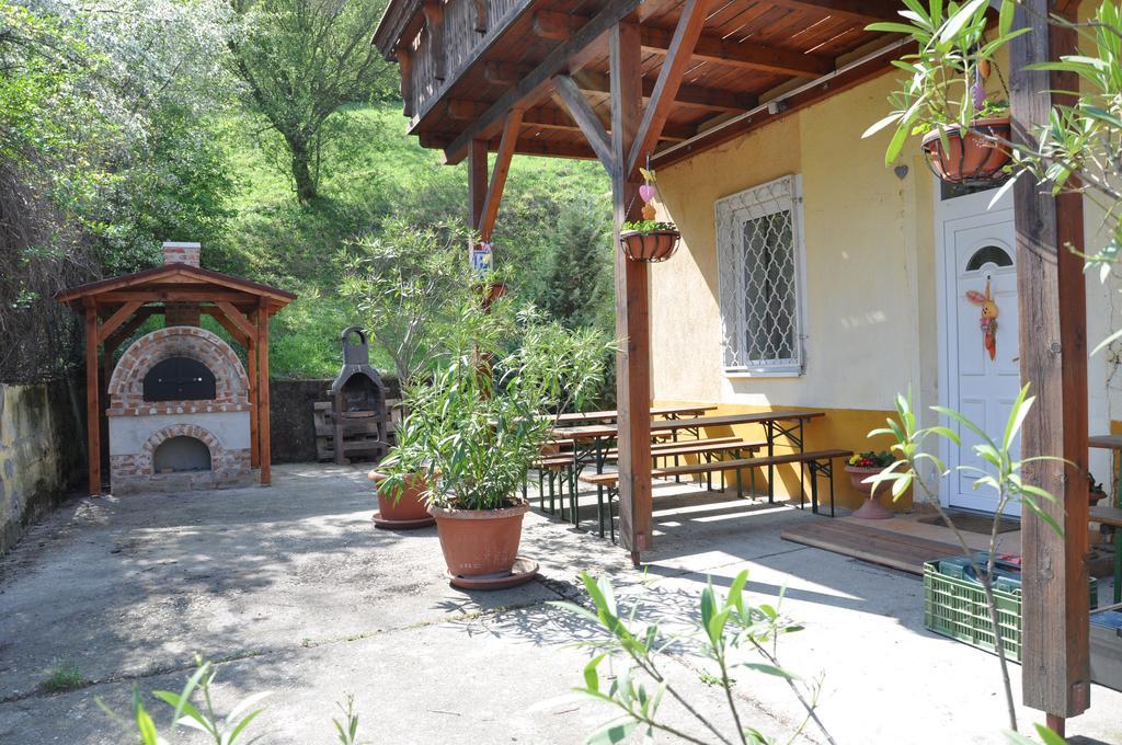 Bed and Breakfast Gloriett Panzio Fertoboz Экстерьер фото