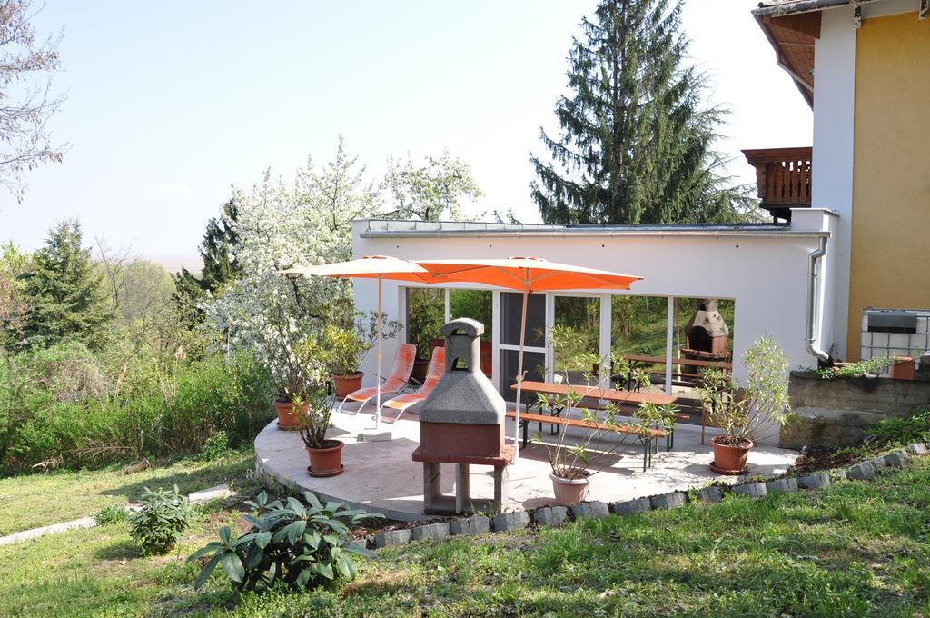 Bed and Breakfast Gloriett Panzio Fertoboz Экстерьер фото